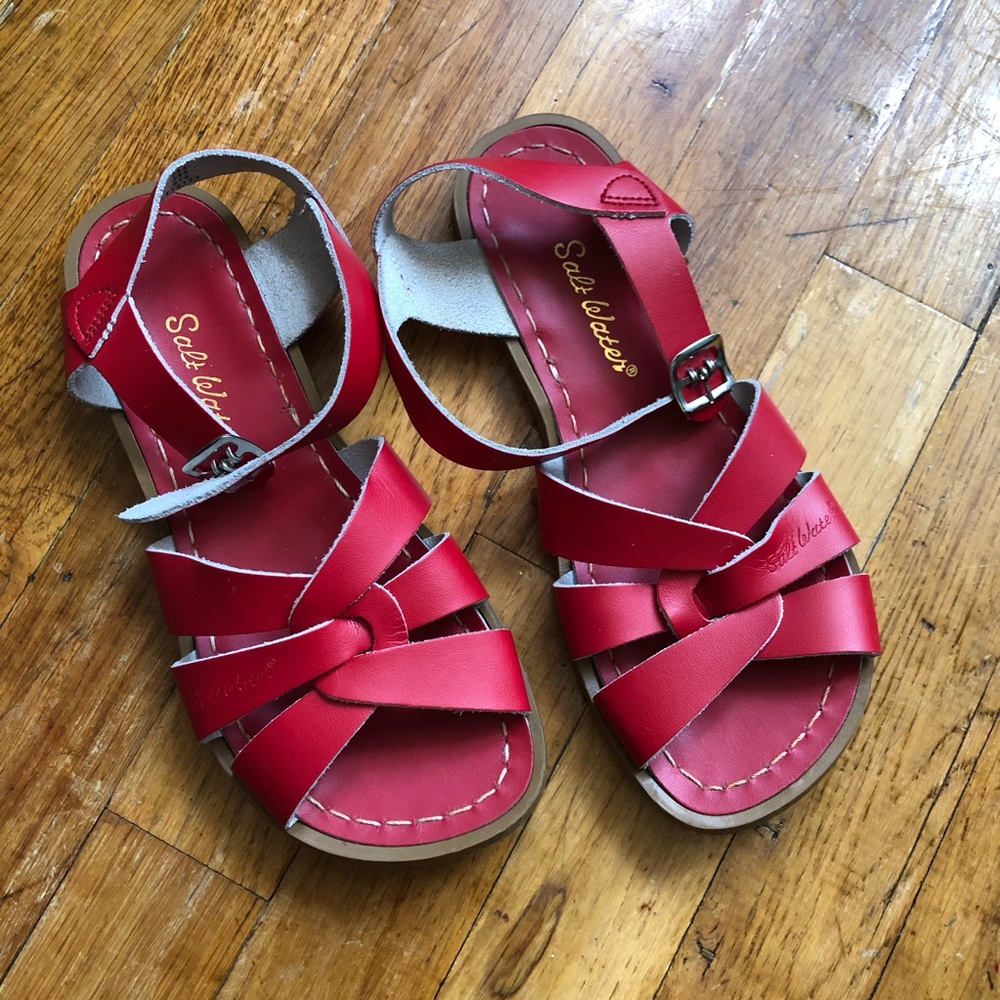 Salt Water size 5 or 3